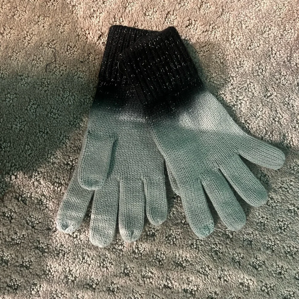 Black and Gray Knit Gloves